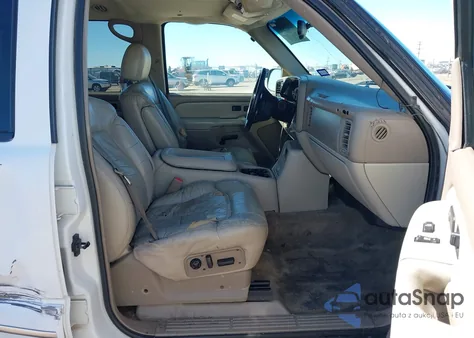 2002 Chevrolet Tahoe Lt z USA, uszkodzony, nr VIN 1GNEK13Z52R314622